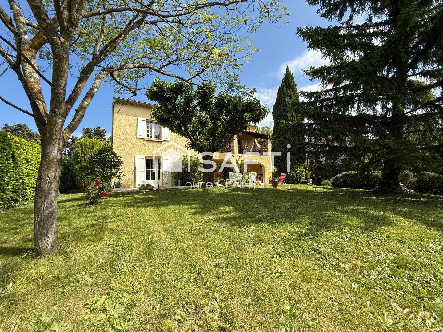 Maison 8 pièces 197 m² · à Richerenches · 197 m² · 465 000 €