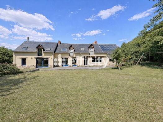 Maison à vendre 455 000 € 8 pièces 5 chambres 237 m² 5 021 m² de terrain Etangs Liffré 35340