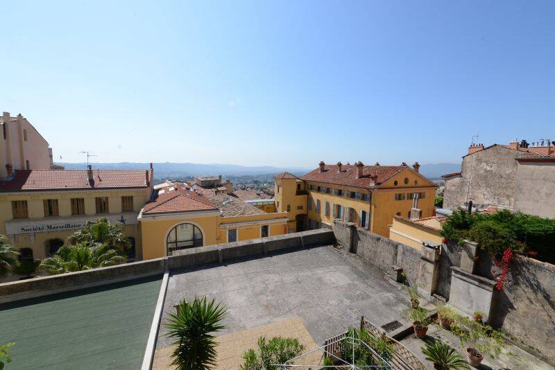 Appartement 3 pièces 55 m² · à Grasse · 55,4 m² · 750 €