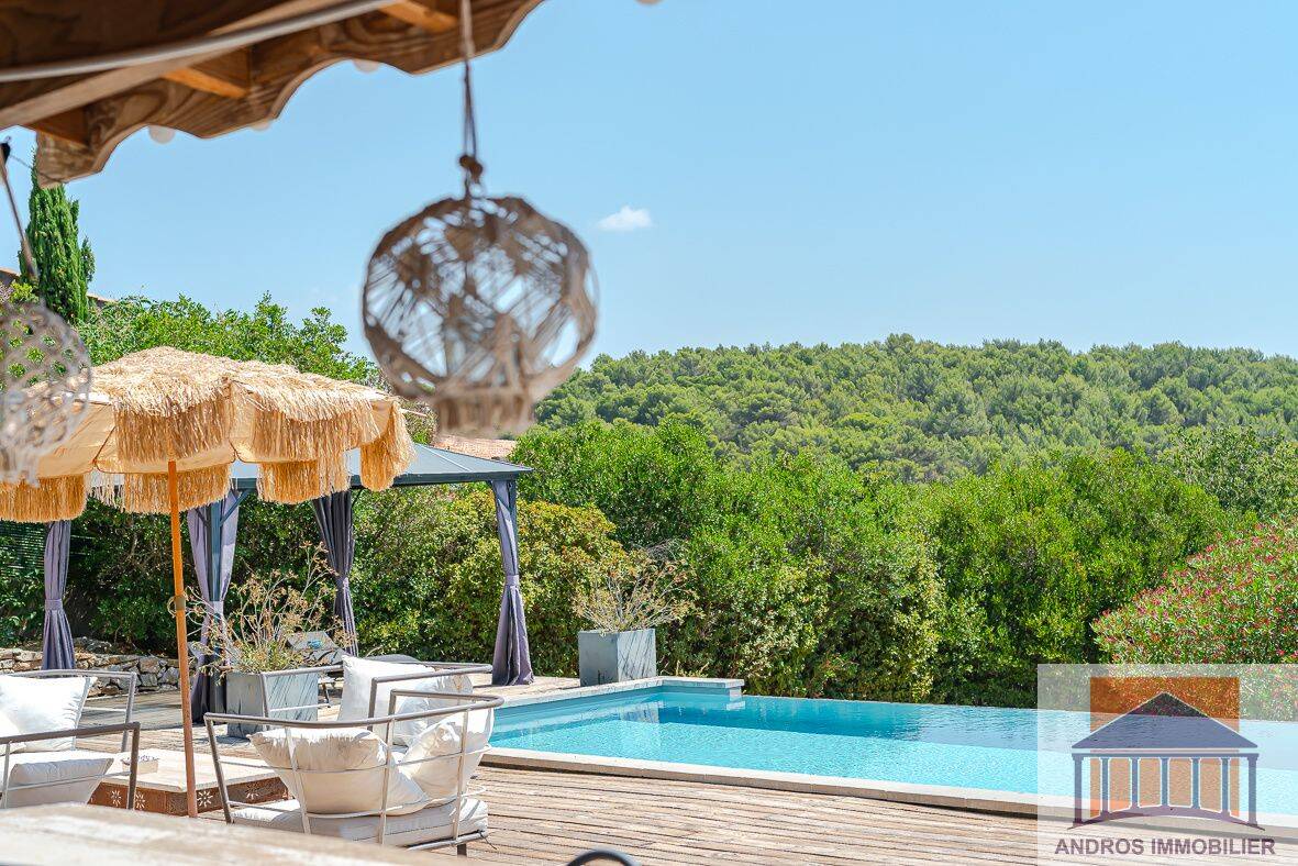 Maison 5 pièces 150 m² · à Roquefort-la-Bédoule · 150 m² · 990 000 €