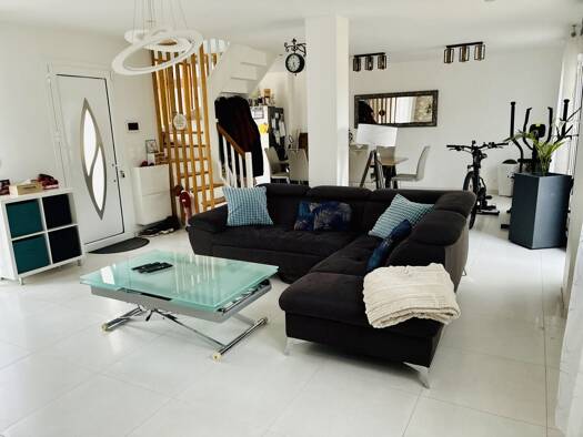 Maison à vendre - Première occupation 485 000 € 6 pièces 3 chambres 110 m² 397 m² de terrain Le Centre Boissy-Saint-Léger 94470