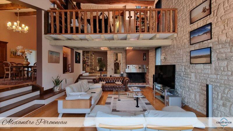 Maison 9 pièces 307 m² · à Fontenay-le-Comte · 307 m² · 537 000 €