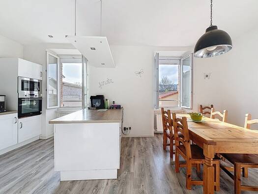 Maison à vendre 169 000 € 6 pièces 3 chambres 134 m² 245 m² de terrain Saint-Uze 26240