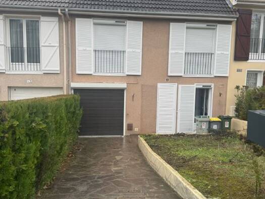 Maison à louer 500 € 9 pièces 8 chambres 170 m² 140 m² de terrain Avenue du Mantois Mantes-la-Ville 78711