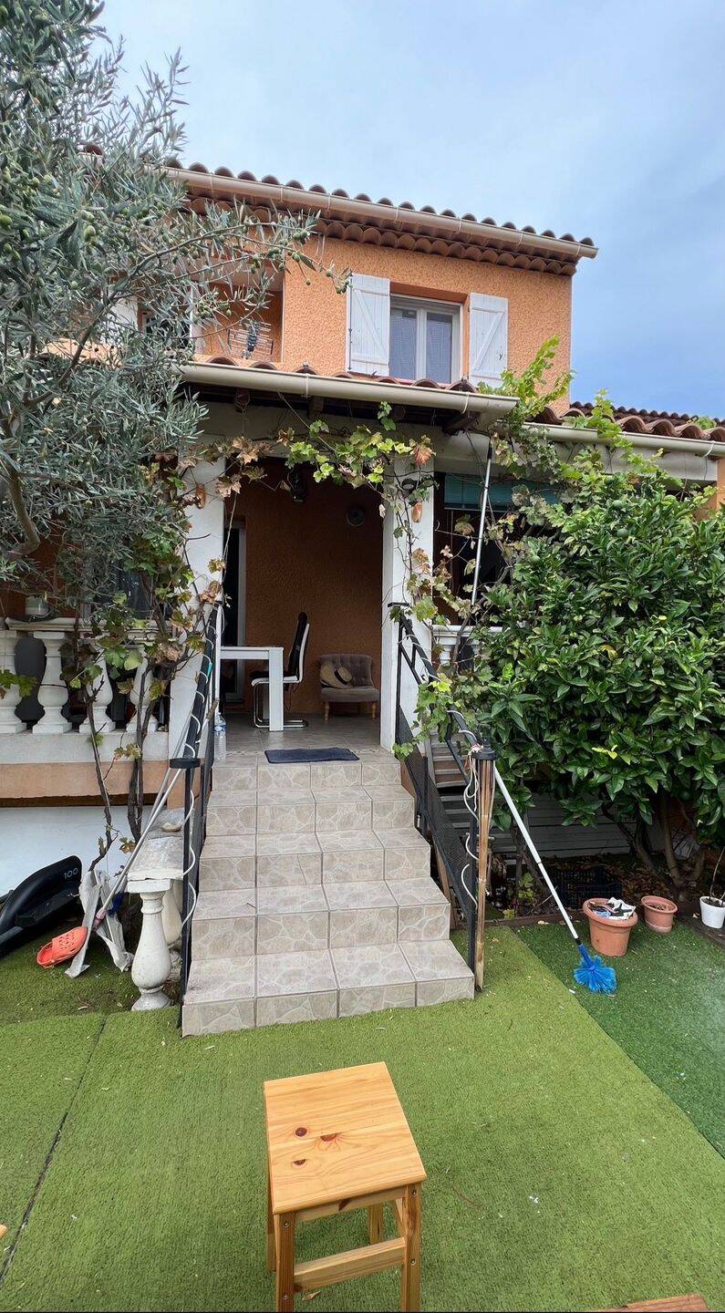 Maison 4 pièces 90 m² · à Solliès-Toucas · 90 m² · 395 000 €