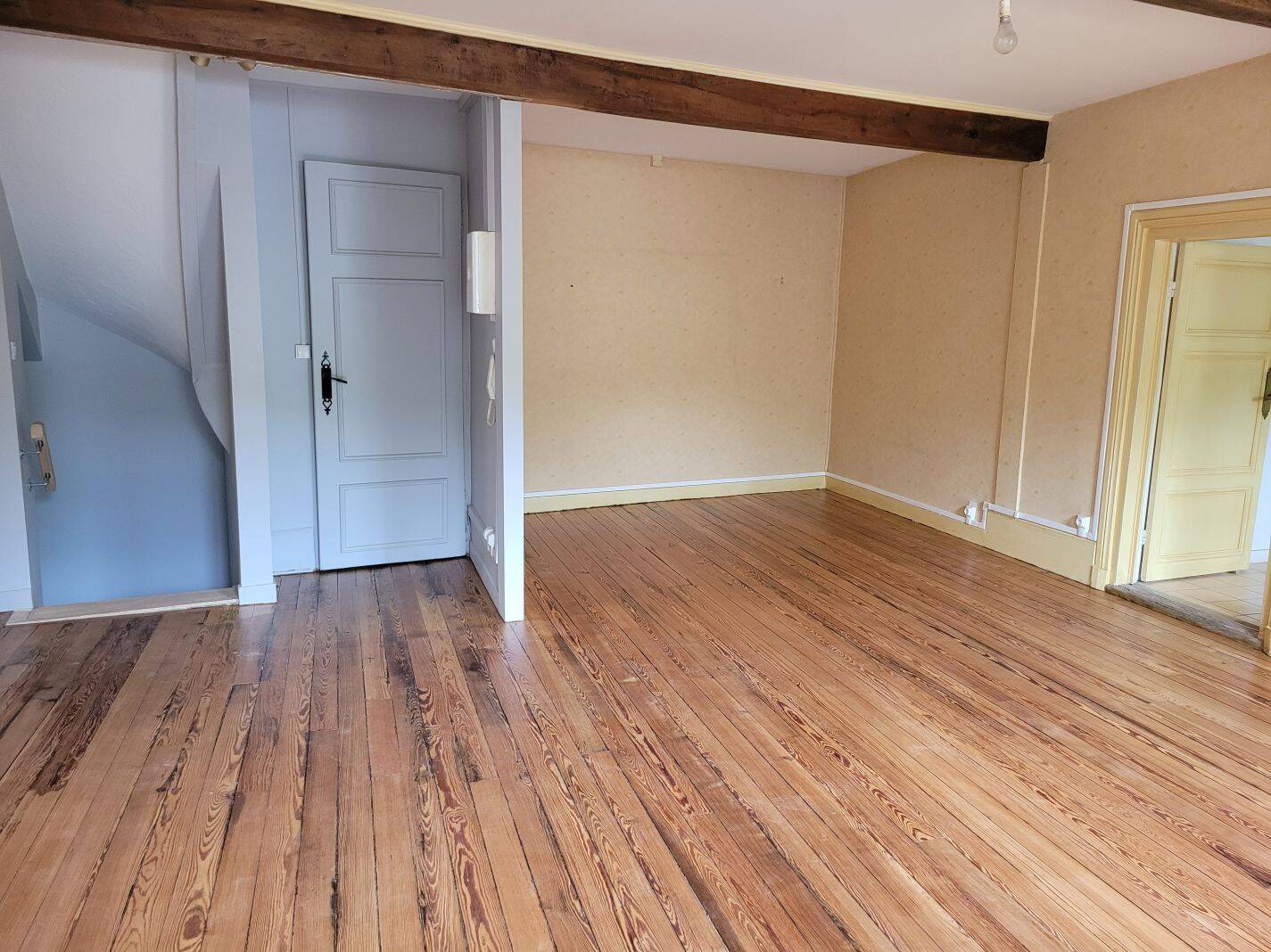 Appartement 5 pièces 107 m² · à Bessenay · 107,4 m² · 990 €/mois