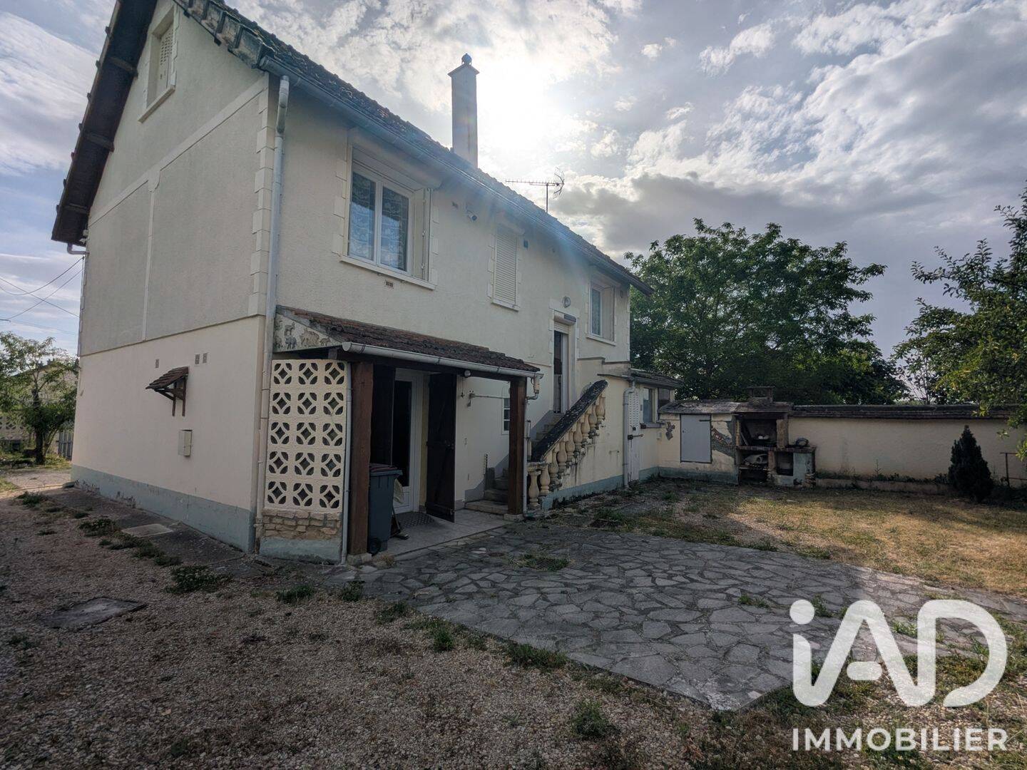 Maison 6 pièces 114 m² · à Charmoy · 114 m² · 120 000 €