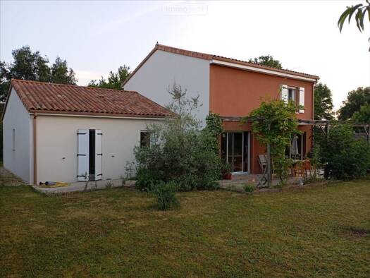 Maison à vendre 249 000 € 6 pièces 3 chambres 150 m² La Chapelle-Montreuil 86470