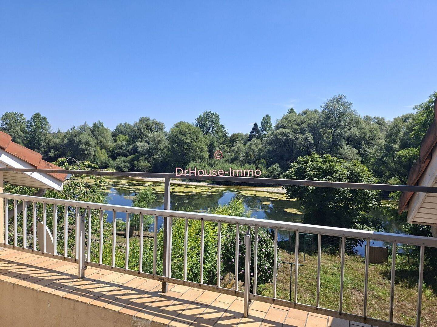 Maison 9 pièces 186 m² · à L'Isle-sur-le-Doubs · 186 m² · 170 000 €