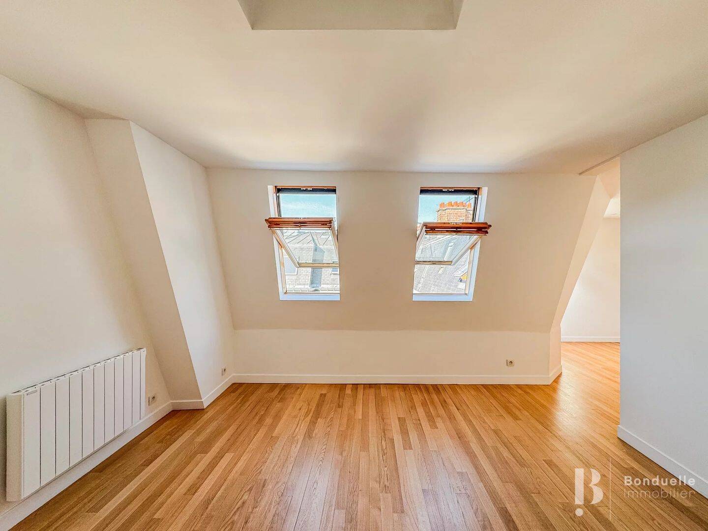Appartement 3 pièces 63 m² · à Paris 16ème Arrondissement · 62,9 m² · 2 344 €/mois