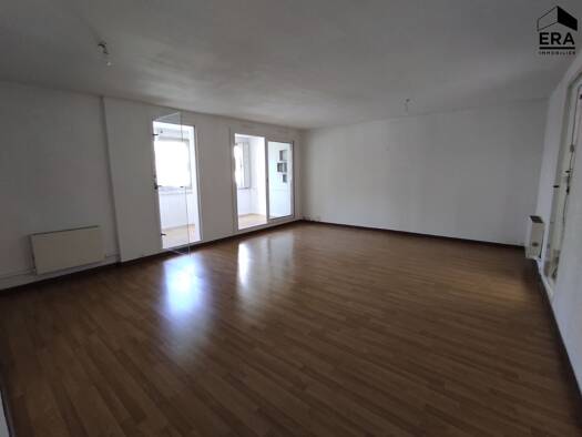 Appartement à louer 1 000 € 3 pièces 2 chambres 75 m² 2ème étage Avenue de Marseille-Liourat Vitrolles 13127