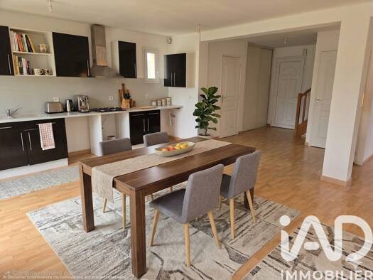 Maison à vendre 210 000 € 6 pièces 4 chambres 120 m² 1 200 m² de terrain Courtisols 51460