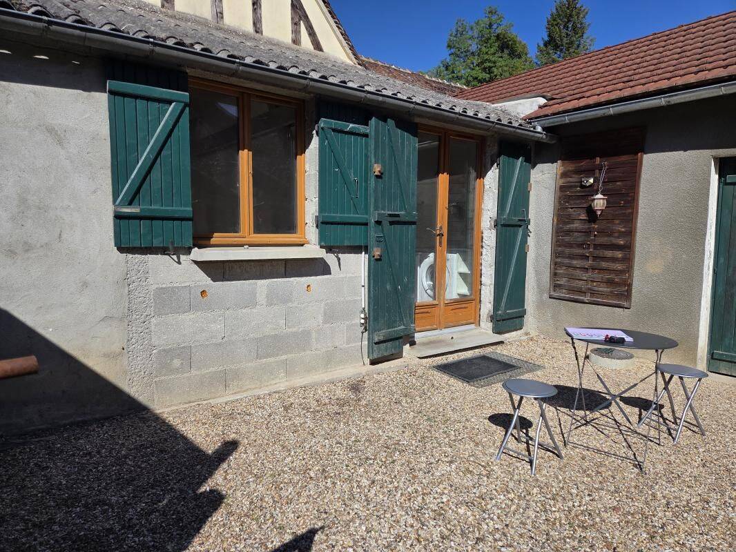 Maison 1 pièce 23 m² · à Saint-Julien-du-Sault · 23 m² · 380 €/mois