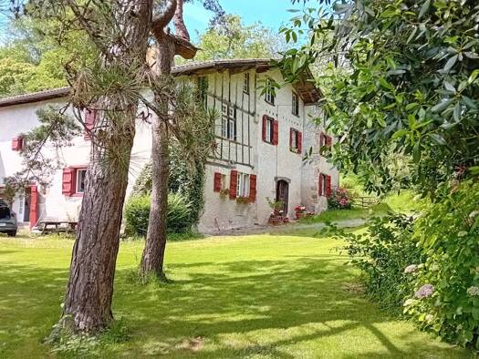 Maison à vendre 1 500 000 € 8 pièces 4 chambres 350 m² 8 000 m² de terrain Souraïde 64250