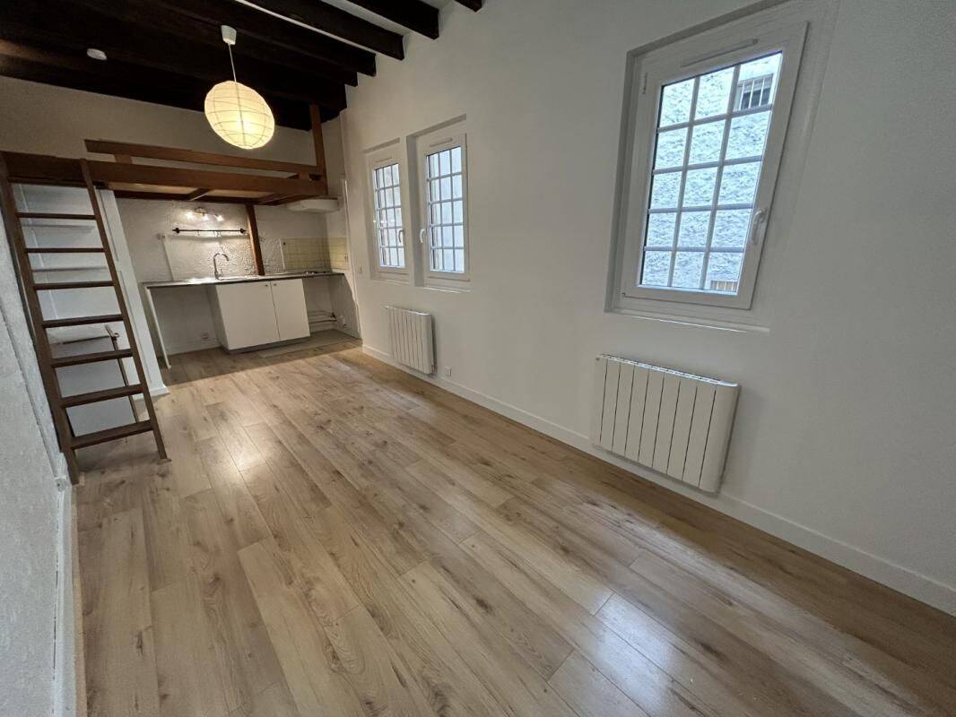 Appartement 1 pièce 25 m² · à Paris 6ème Arrondissement · 25 m² · 1 053 €