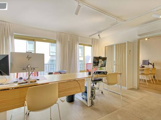 Espace bureau à vendre 275 000 € 85,8 m² de bureaux Toulon 83000