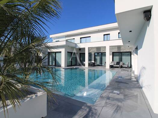 Maison à vendre - Première occupation 1 189 000 € 11 pièces 5 chambres 330 m² 1 674 m² de terrain Saint-Gervais-la-Forêt 41350