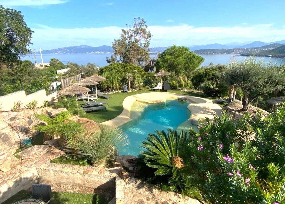 Maison 8 pièces 255 m² · à Coti-Chiavari · 255 m² · 2 170 000 €