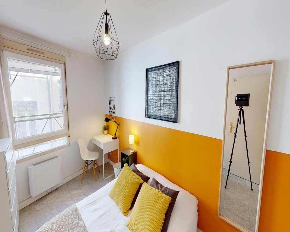 Appartement 4 pièces 100 m² · à Lyon 7ème Arrondissement · 100 m² · 675 €