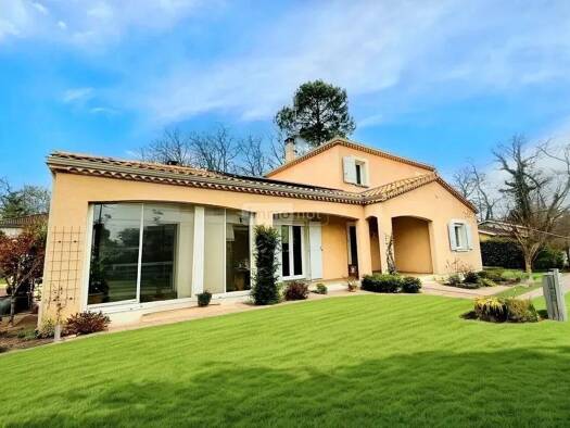 Maison à vendre 414 000 € 6 pièces 4 chambres 196 m² 840 m² de terrain Landiras 33720