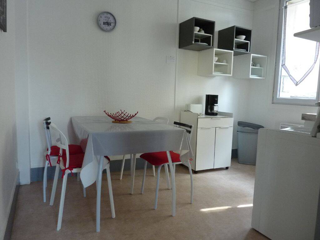Appartement 1 pièce 11 m² · à Creil · 11,4 m² · 480 €