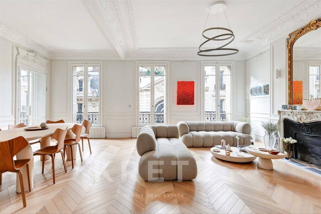 Appartement 5 pièces 160 m² · à Paris 8ème Arrondissement · 160 m² · 3 100 000 €