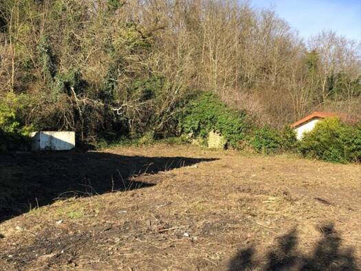 Terrain constructible viabilisé à vendre 147 000 € 1 395 m² de terrain Ouest Montluel 01120