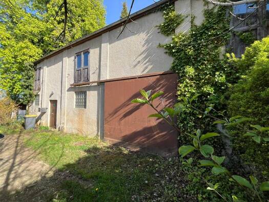 Local d'activités à vendre 148 400 € 195 m² d'espace de stockage Avernes 95450