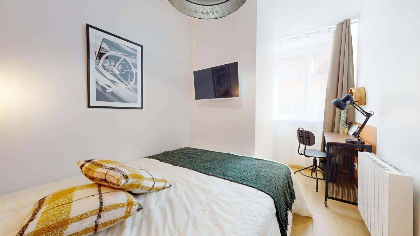 1 pièce 15 m² · à Saint-Étienne · 15 m² · 320 €