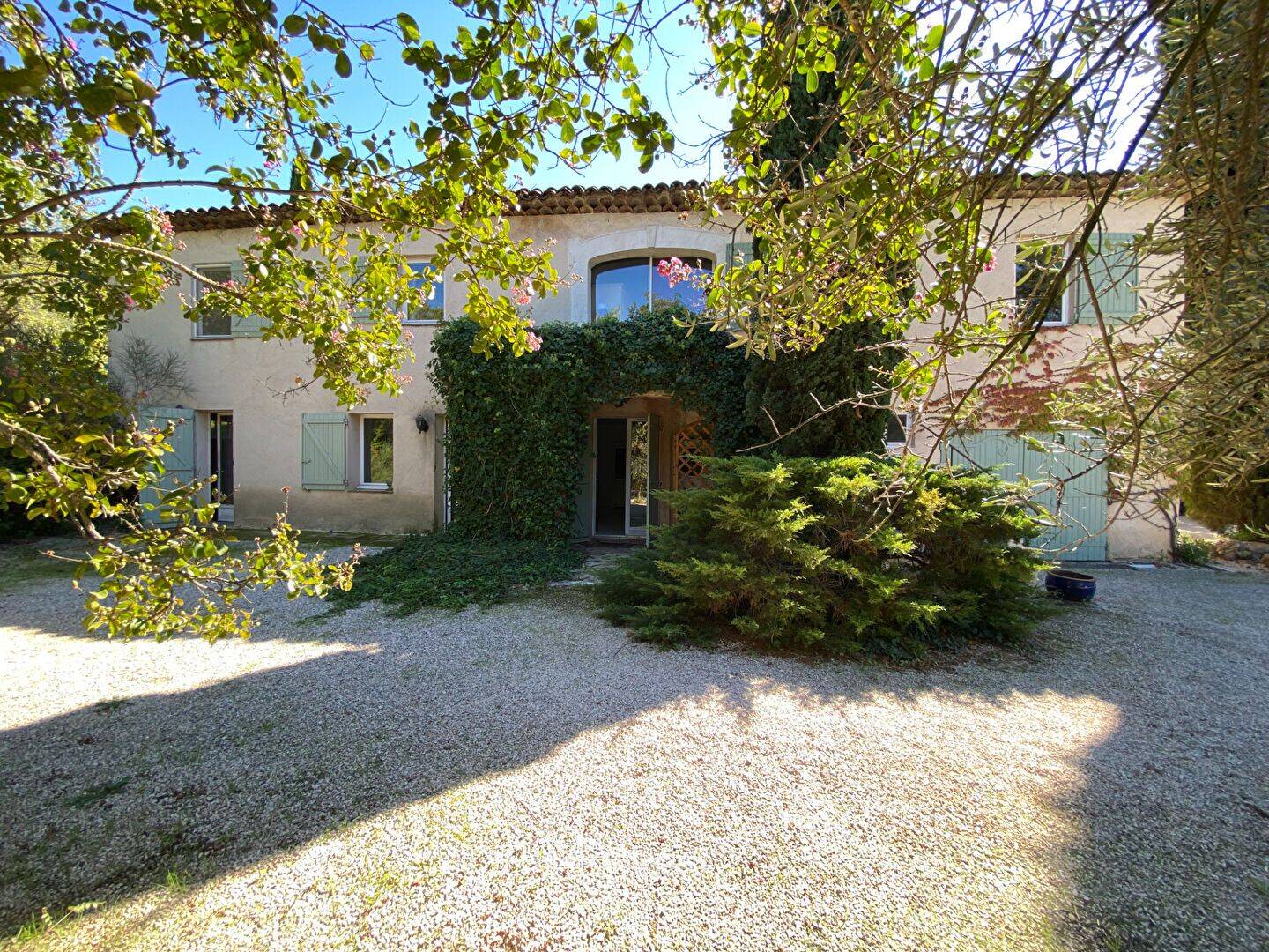 Maison 8 pièces 300 m² · à Aix-en-Provence · 300 m² · 1 105 000 €