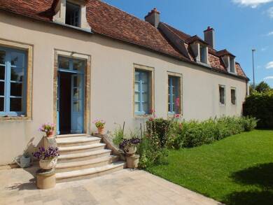 Hôtel particulier à vendre 495 000 € 15 pièces 6 chambres 450 m² 797 m² de terrain Ancien Semur-en-Auxois 21140