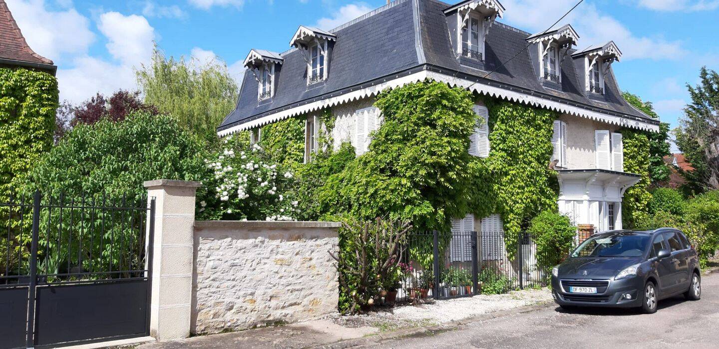 Maison 9 pièces 258 m² · à Mirebeau-sur-Bèze · 258 m² · 348 000 €