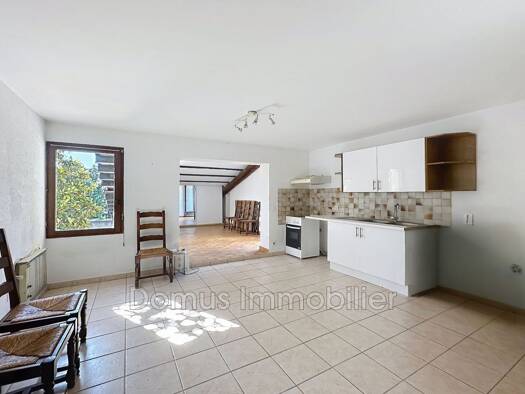 Appartement à vendre 161 000 € 3 pièces 2 chambres 63 m² 1er étage Châteauneuf-de-Gadagne 84470