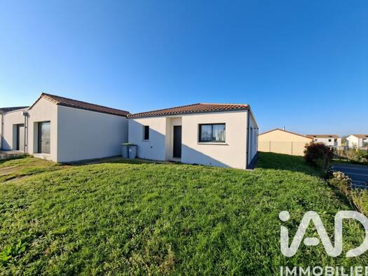 Maison de plain-pied à vendre 254 000 € 4 pièces 3 chambres 83 m² 420 m² de terrain Frossay 44320