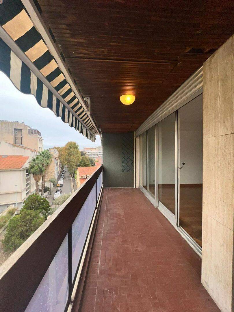 Appartement 3 pièces 79 m² · à Marseille 8ème Arrondissement · 79 m² · 1 424 €/mois
