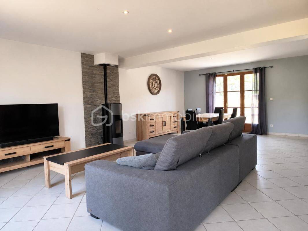 Maison 5 pièces 120 m² · à Montigny-Lencoup · 120 m² · 289 000 €