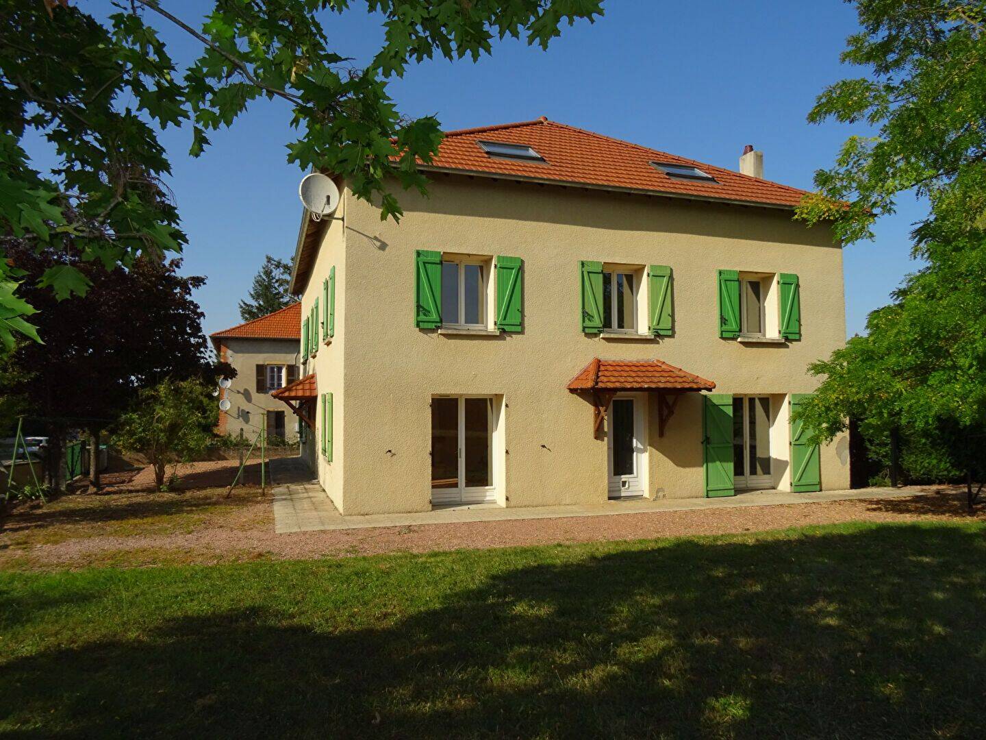 Maison 5 pièces 129 m² · à Noailly · 128,8 m² · 935 €/mois