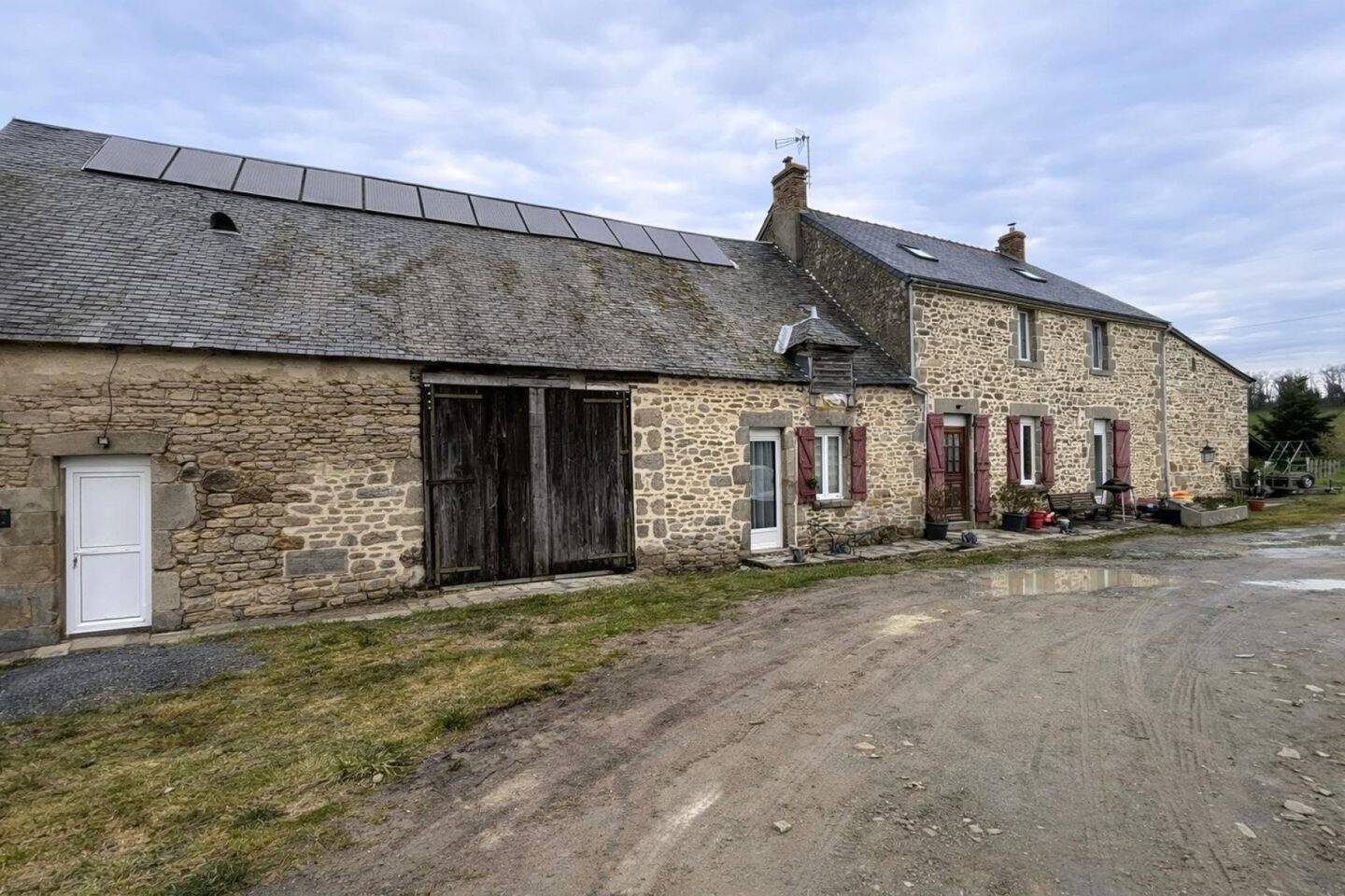 Maison 8 pièces 302 m² · à Aigurande · 302 m² · 264 000 €