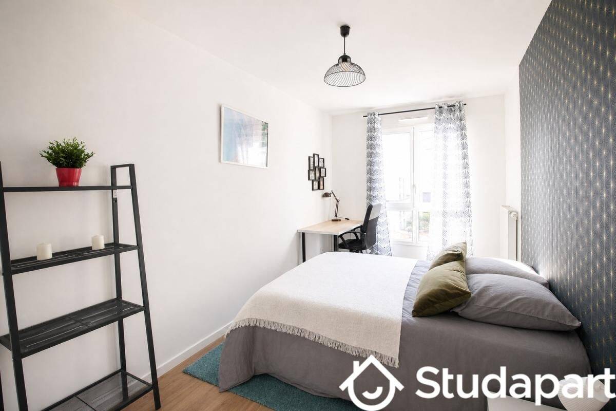 1 pièce 13 m² · à Clichy · 13 m² · 850 €