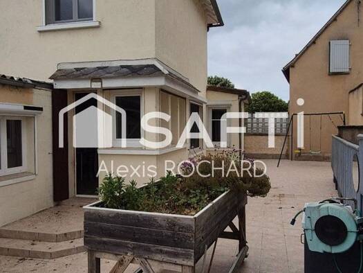 Maison de ville à vendre 126 000 € 5 pièces 3 chambres 167 m² 852 m² de terrain Jouhet 86500