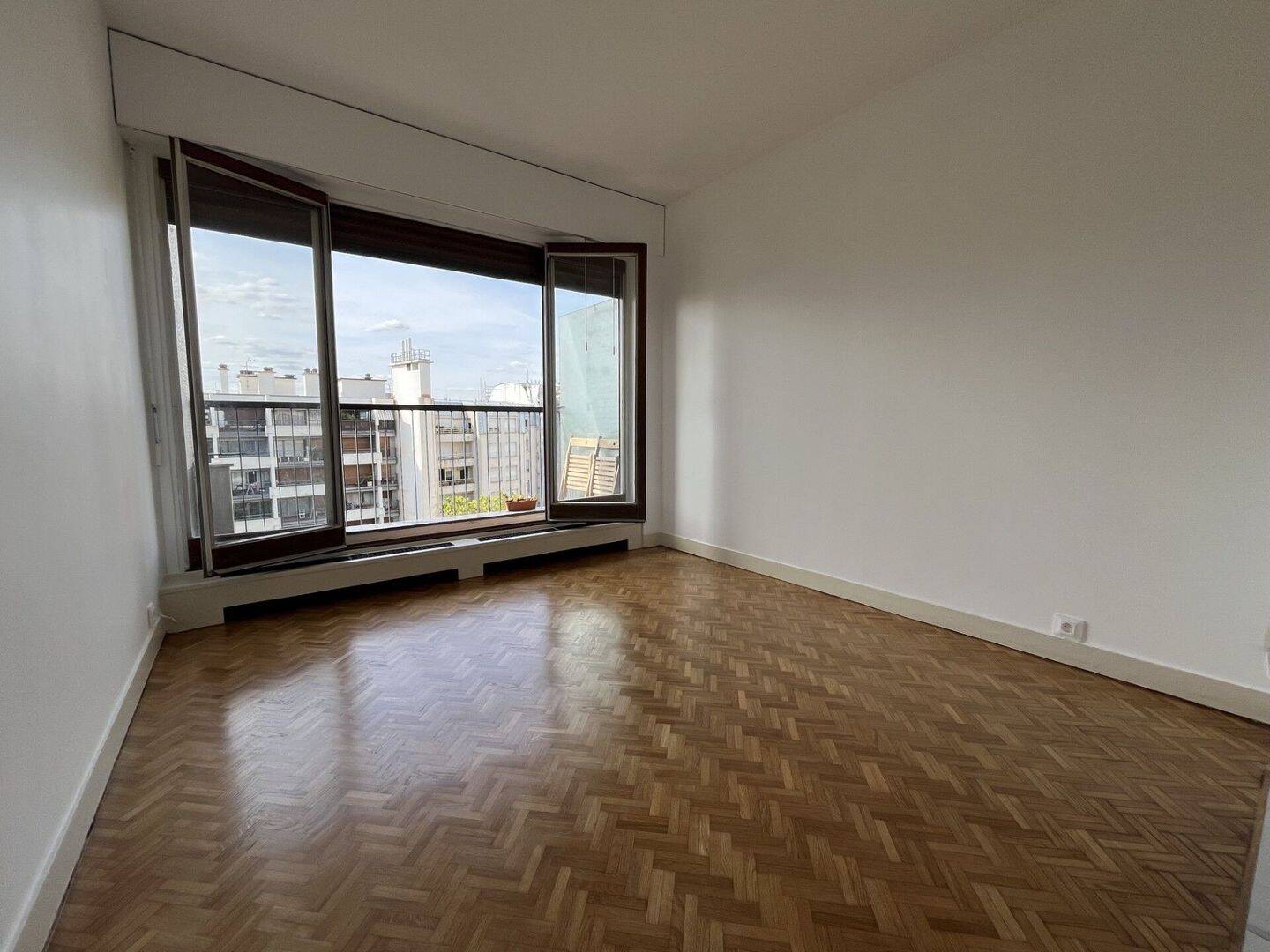 Appartement 1 pièce 17 m² · à Paris 16ème Arrondissement · 17 m² · 900 €/mois