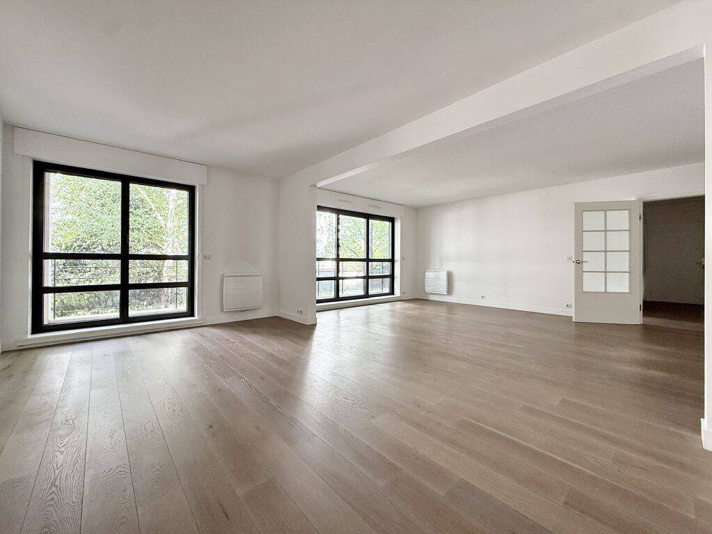 Appartement 5 pièces 119 m² · à Paris 15ème Arrondissement · 118,6 m² · 4 178 €