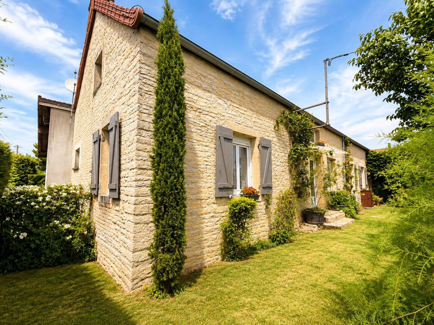 Maison 6 pièces 172 m² · à Longecourt-en-Plaine · 172 m² · 353 000 €