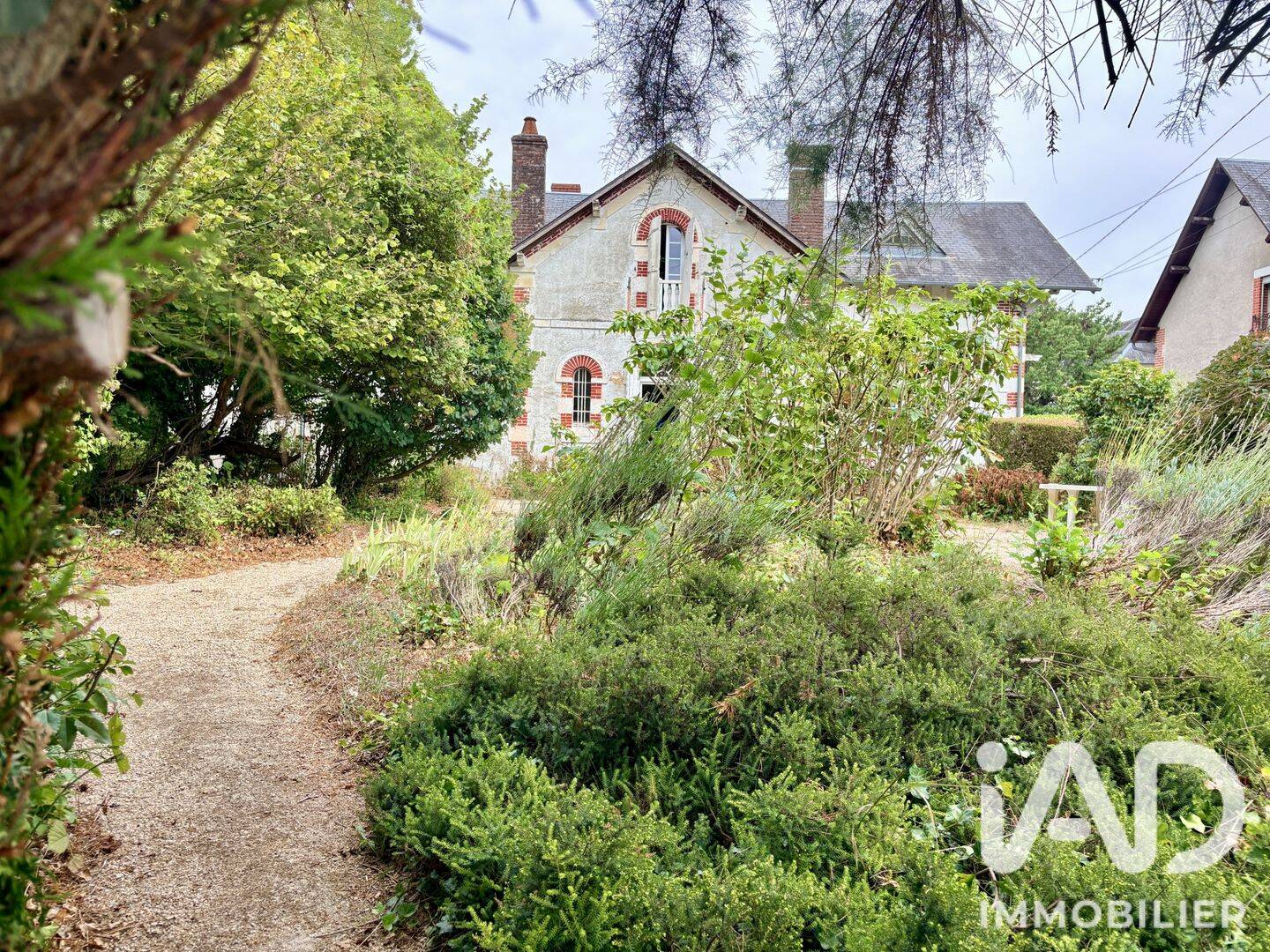 Maison 5 pièces 145 m² · à Saint-Germain-du-Puy · 145 m² · 176 550 €