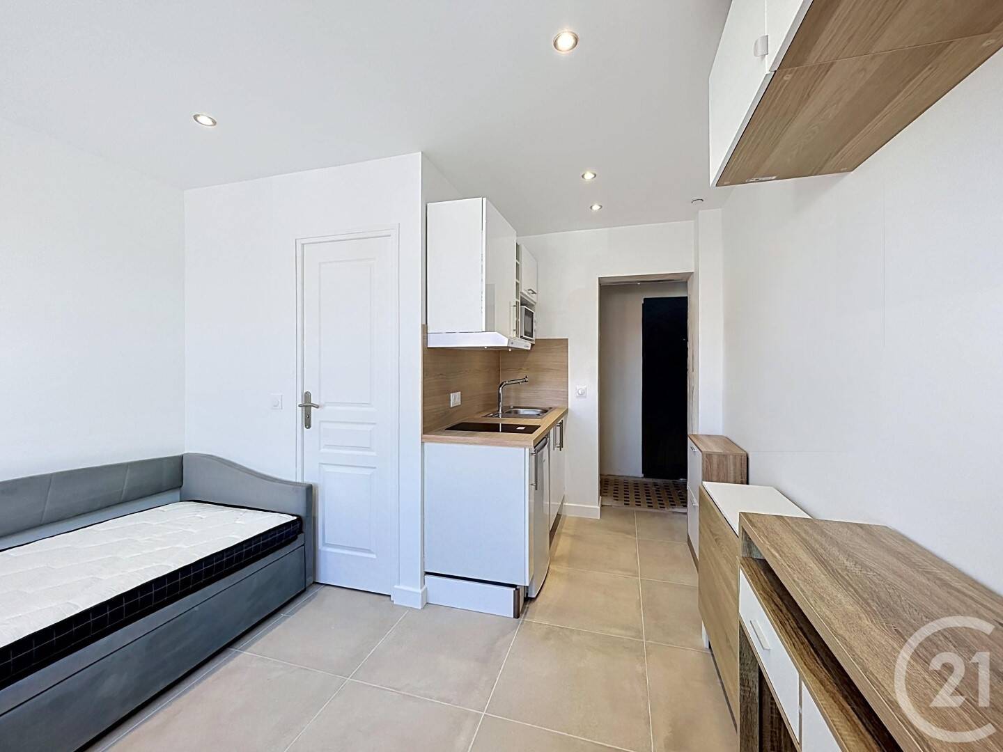Appartement 1 pièce 13 m² · à Fresnes · 13 m² · 700 €/mois