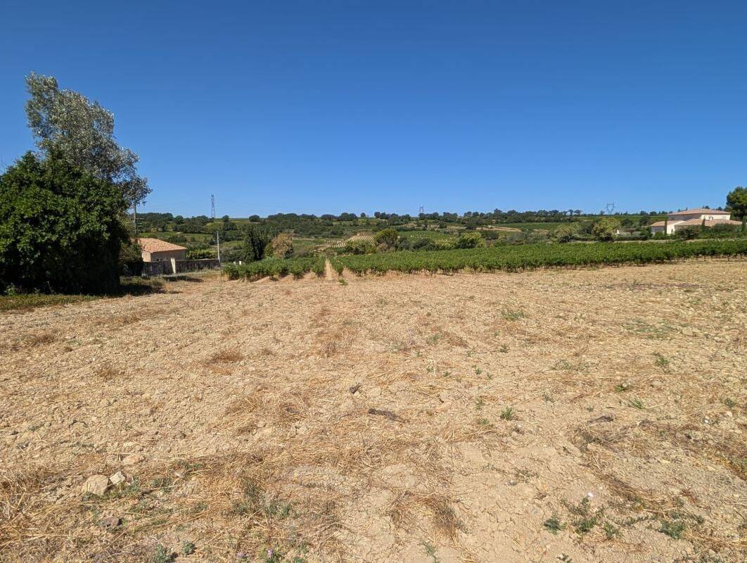 Terrain de 381 m² à Estézargues - photo 2