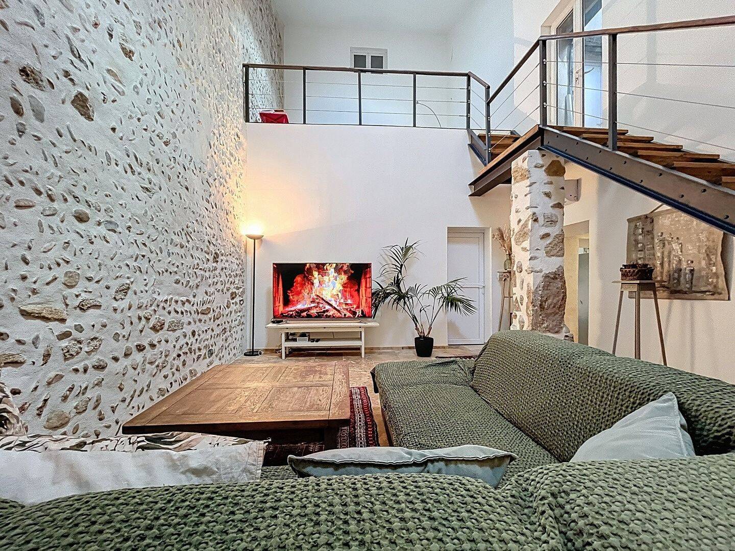 Maison 6 pièces 191 m² · à Violès · 191 m² · 275 000 €