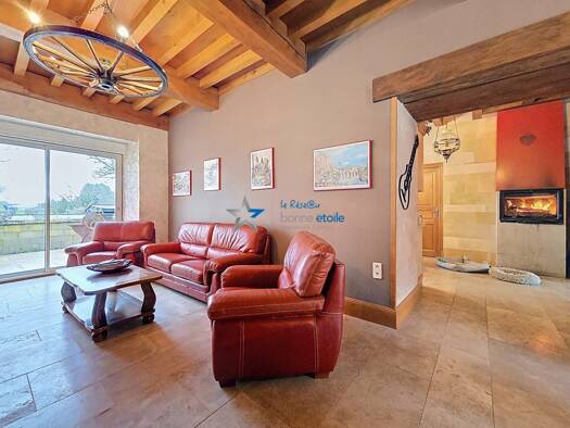 Maison à vendre 410 000 € 6 pièces 3 chambres 131 m² 1 665 m² de terrain Laville-aux-Bois 52000