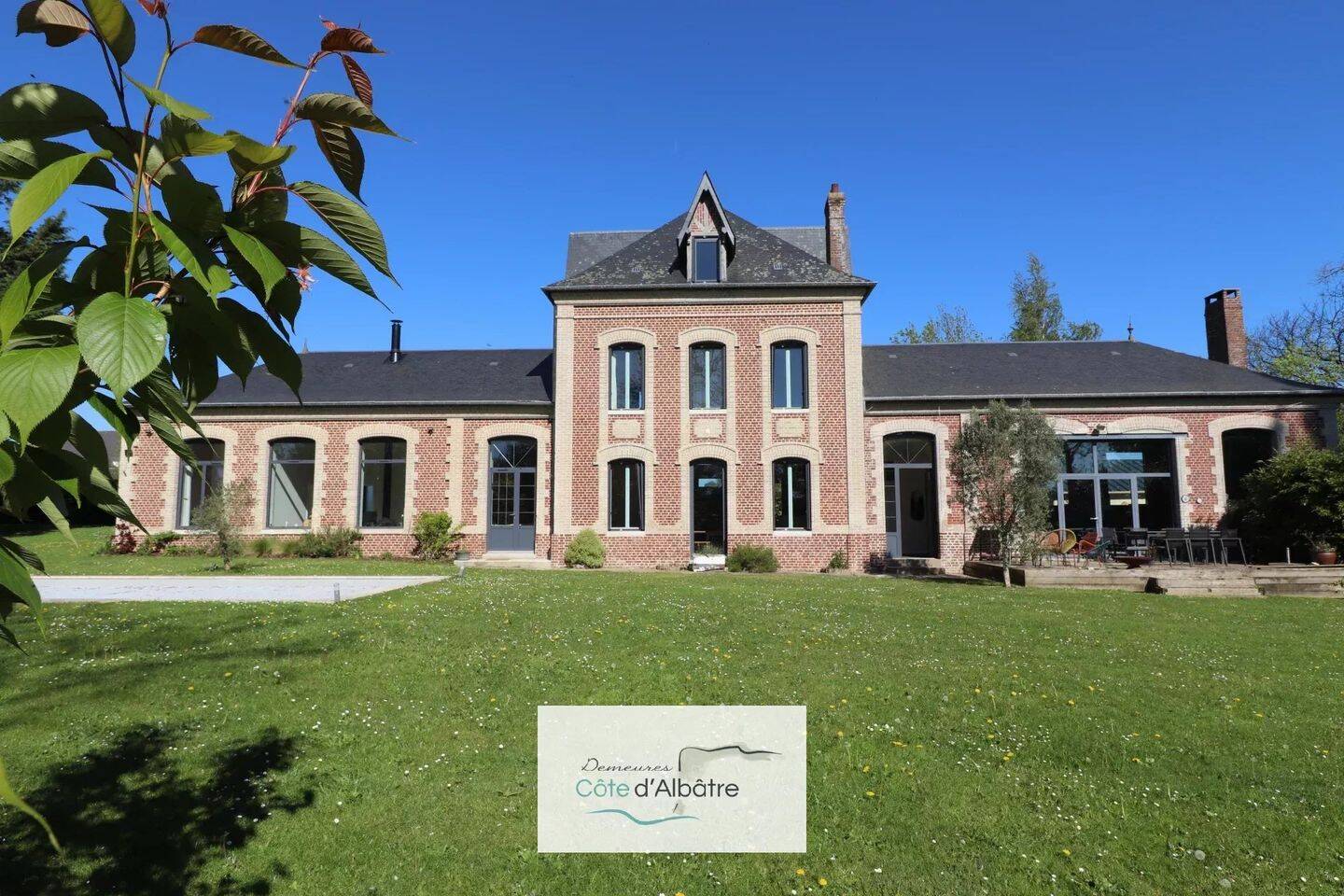 Maison 1 pièce 262 m² · à Saint-Valery-en-Caux · 262 m² · 850 000 €