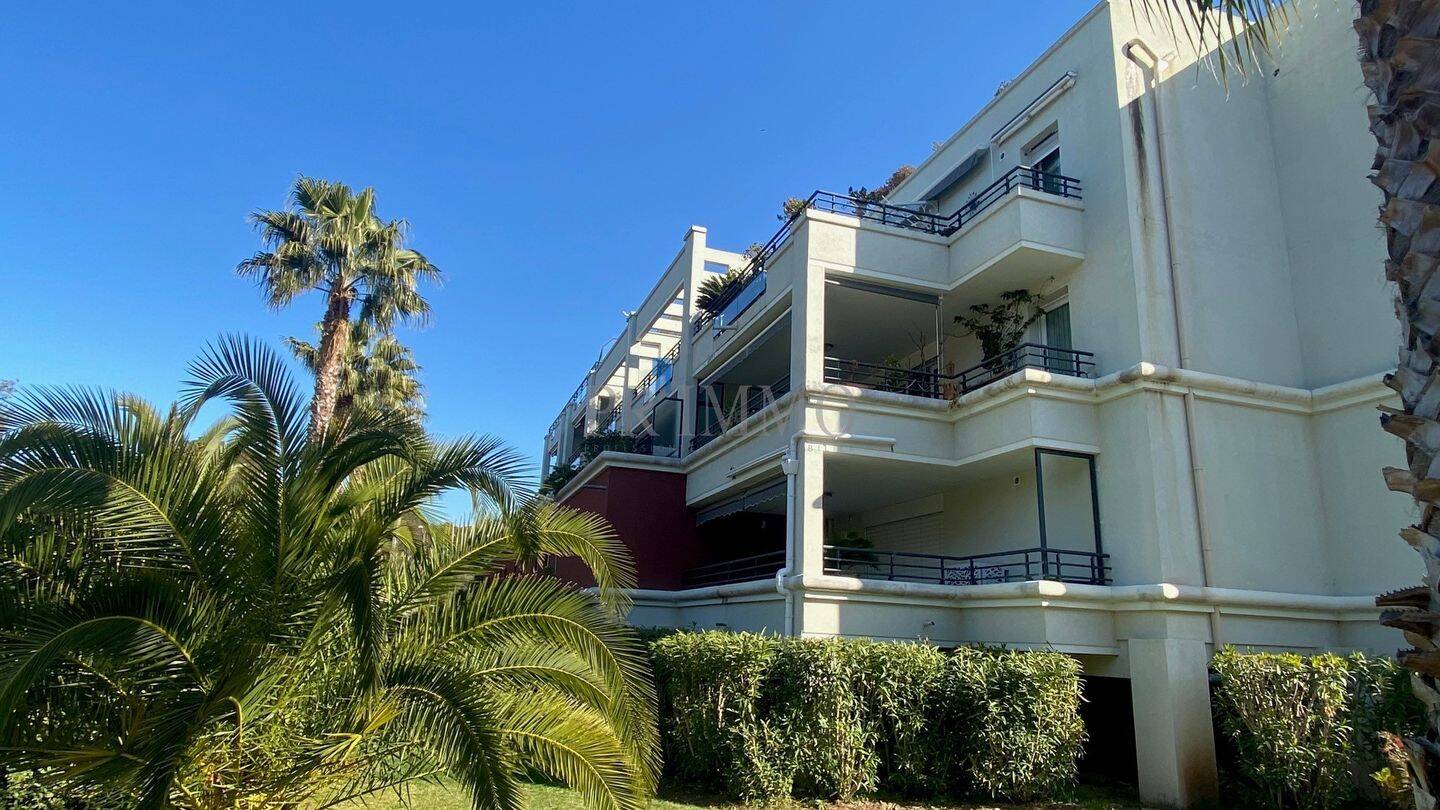 Appartement 4 pièces 87 m² · à Saint-Raphaël · 87 m² · 2 050 €